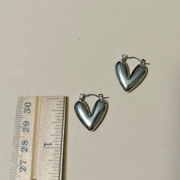 Heart hoop earrings M651 - Picture 4 of 4